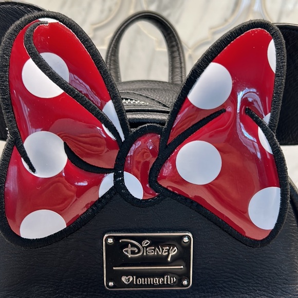 LIKE NEW Loungefly Minnie Bow Mini Backpack Purse - Picture 4 of 10